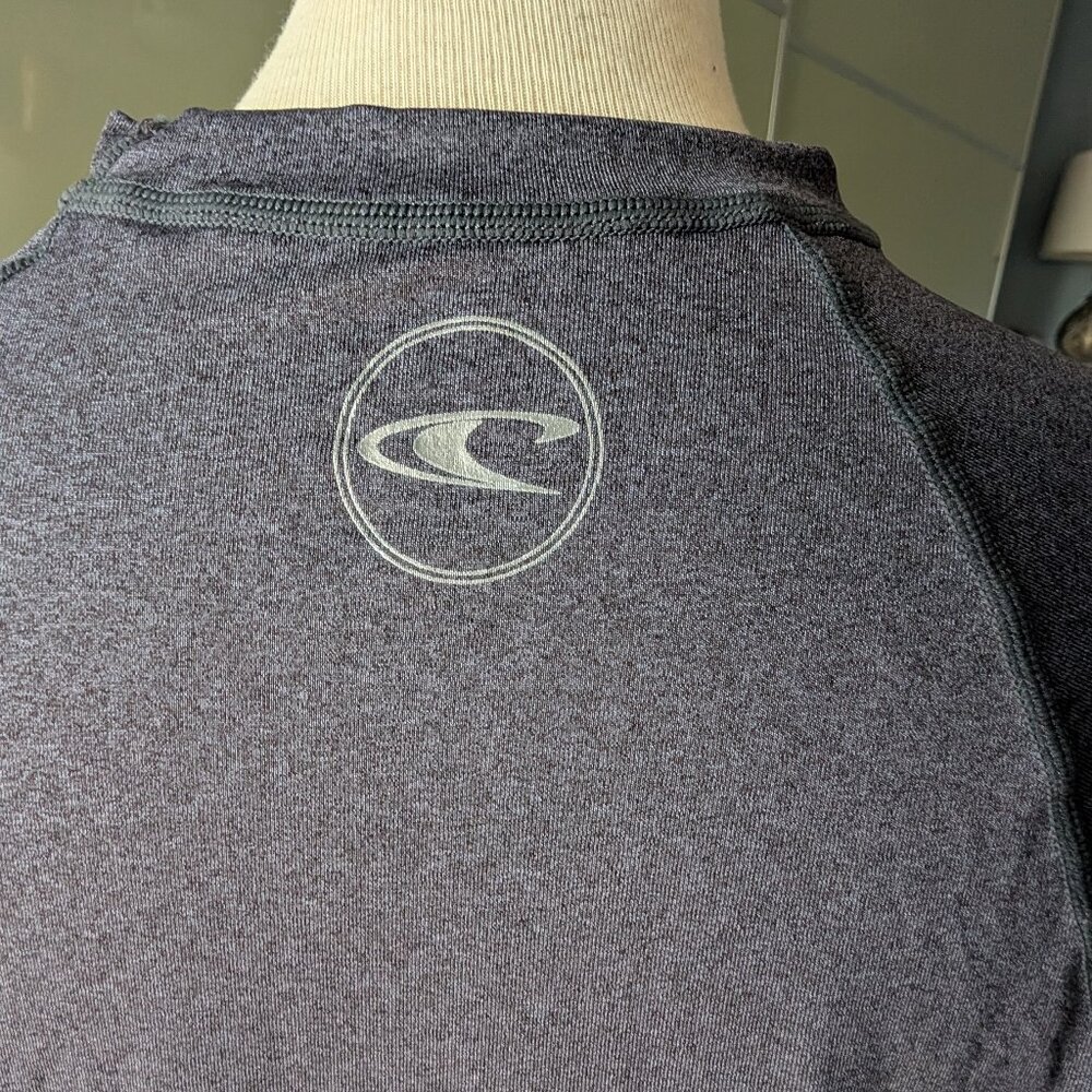 Womans O'Neil Rash Guard - Picture 7 of 9